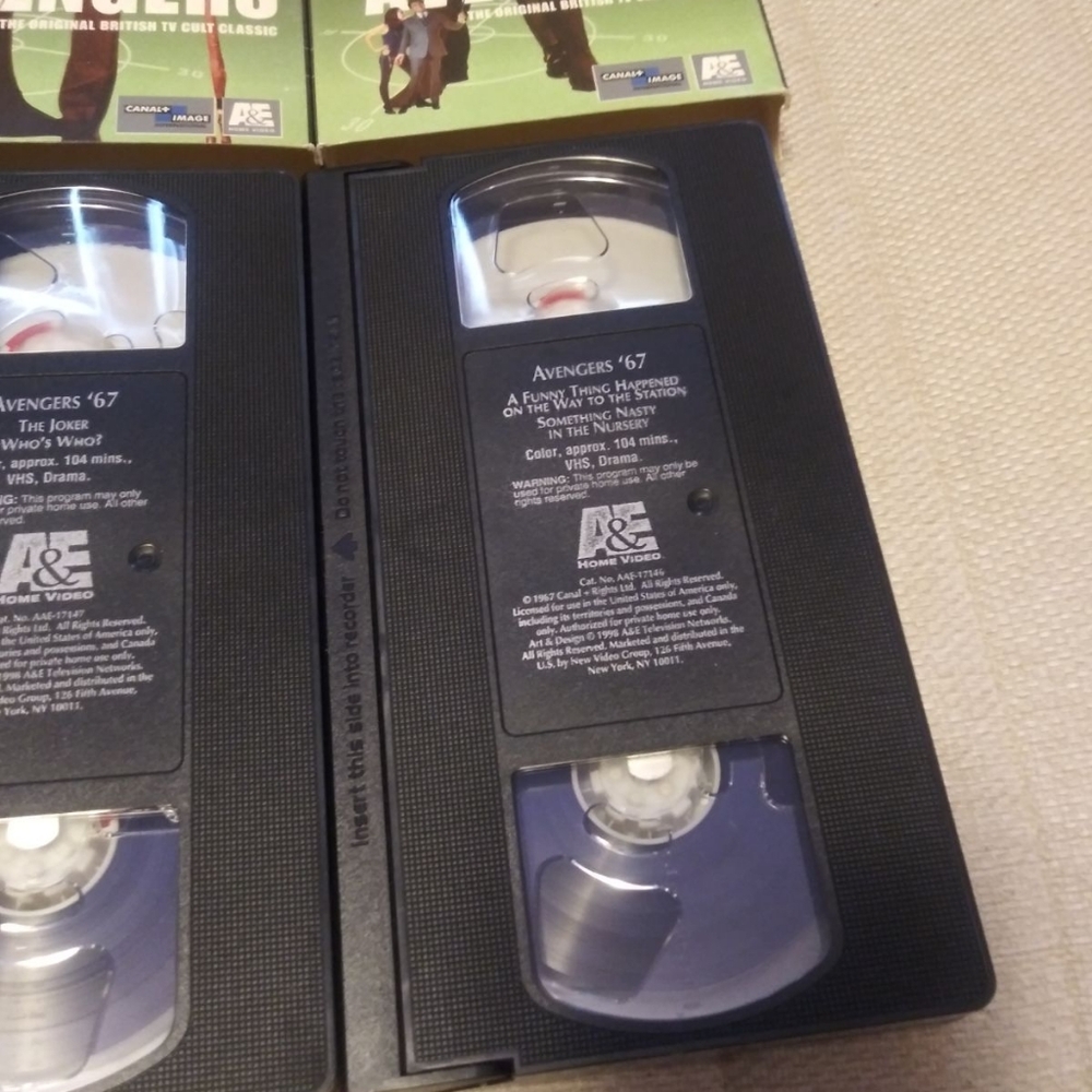 The Avenger's TV series video/book lot - Picture 11 of 15